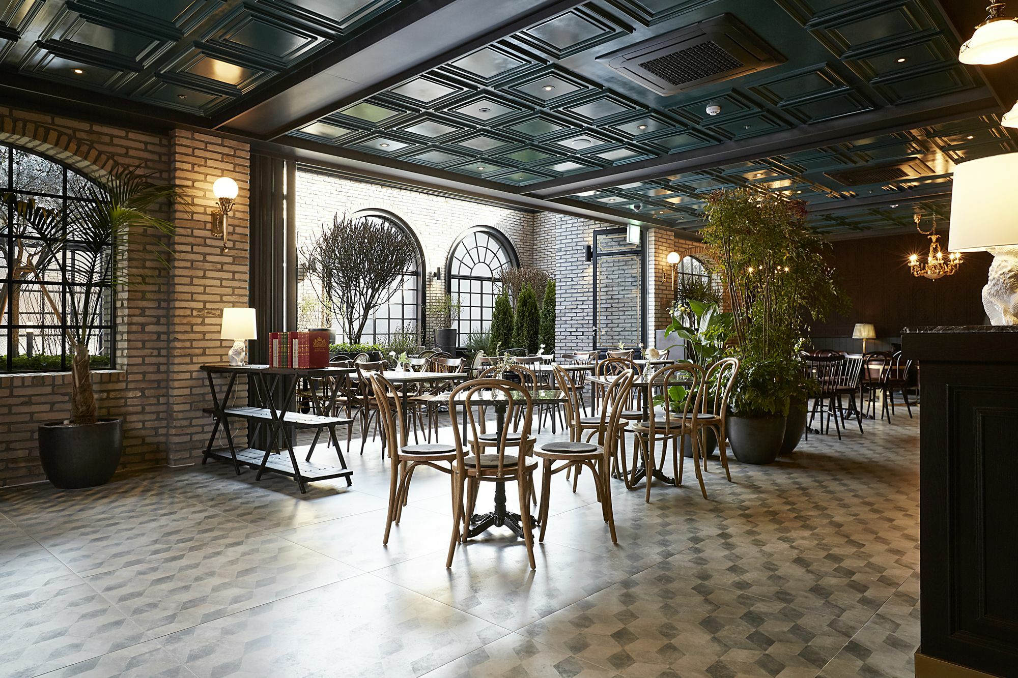 9 Brick Hotel