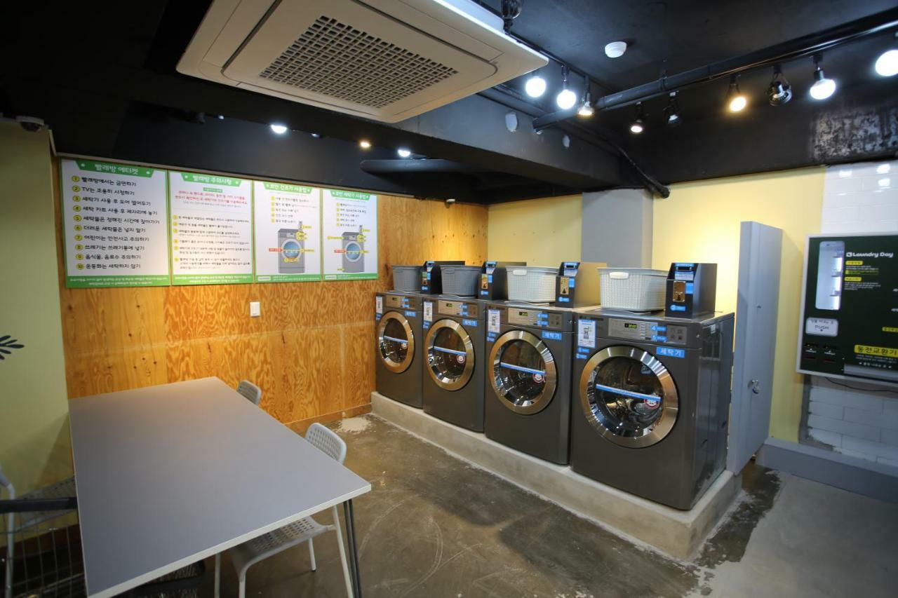 Hostel Sinchon Livingtel