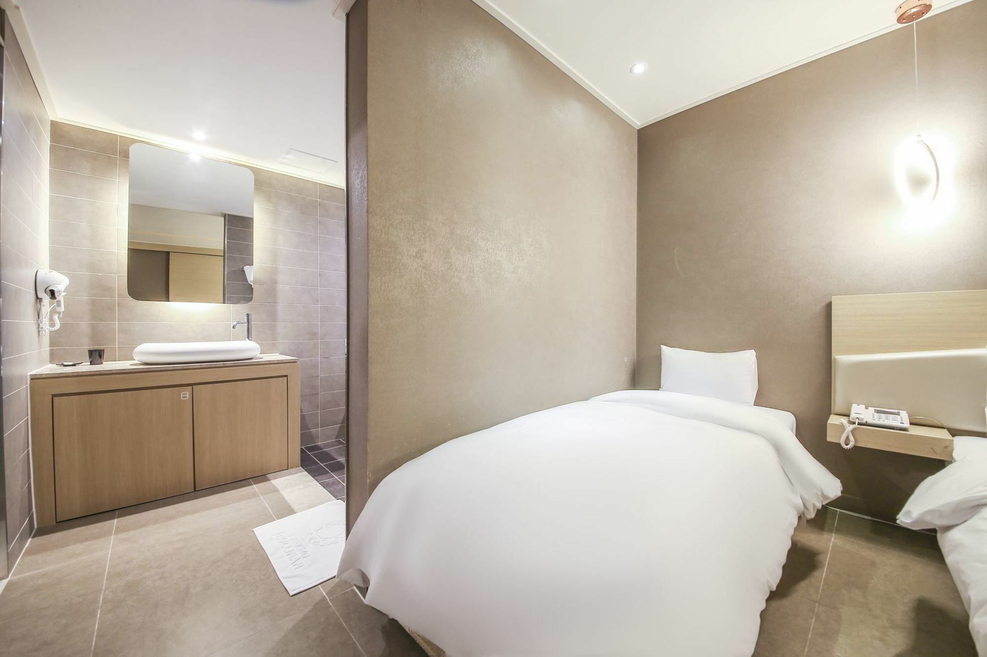 Hotel Cullinan Seocho 3*