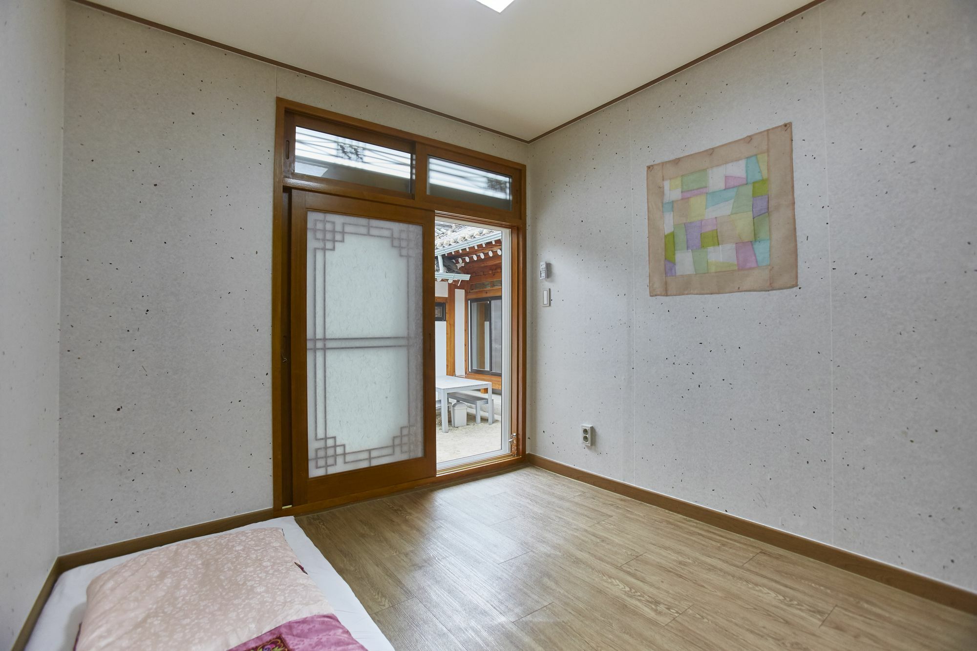 Go Woon Dang Hanok 2*