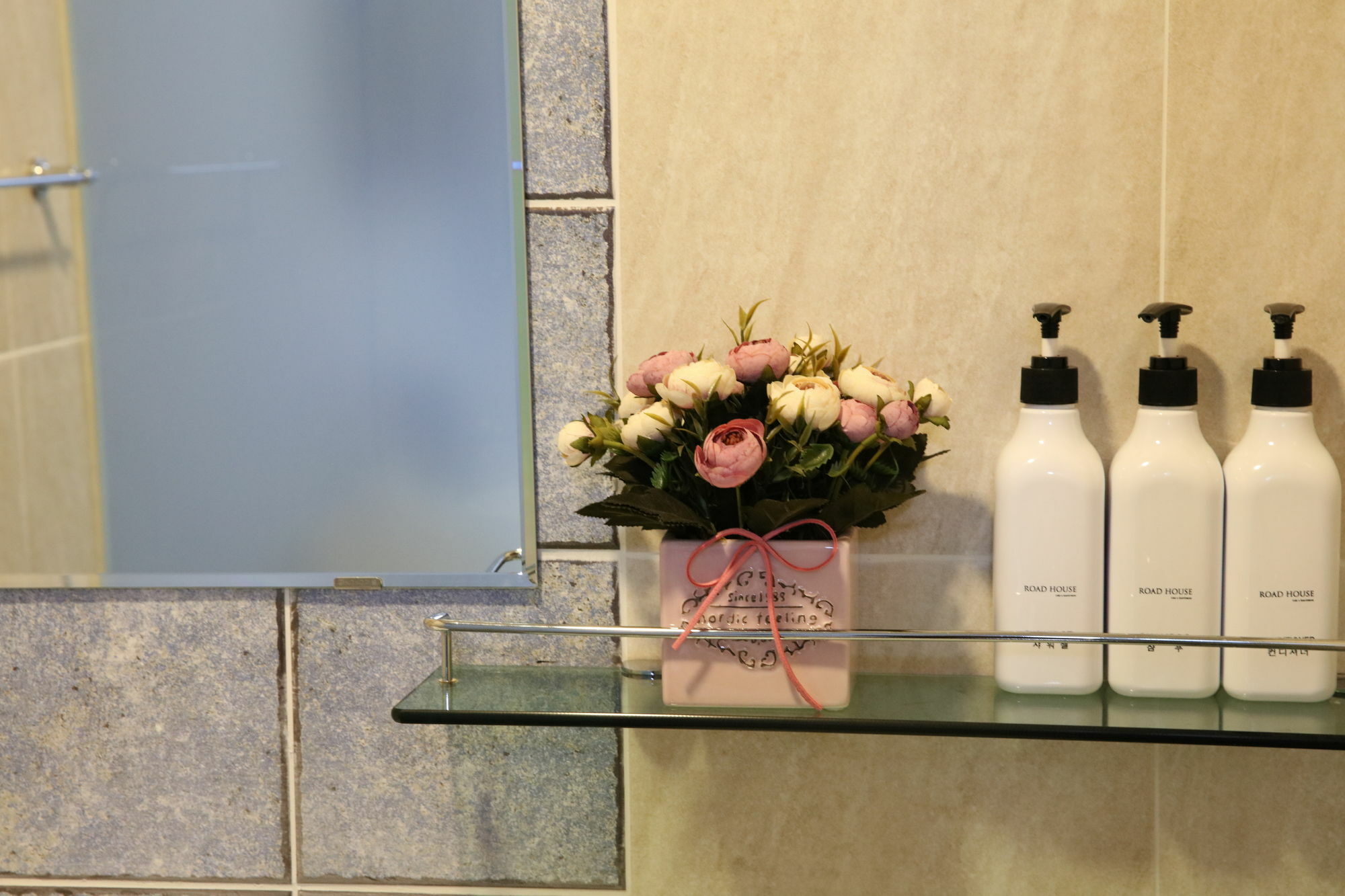 Guest house Road Myeongdong 2*