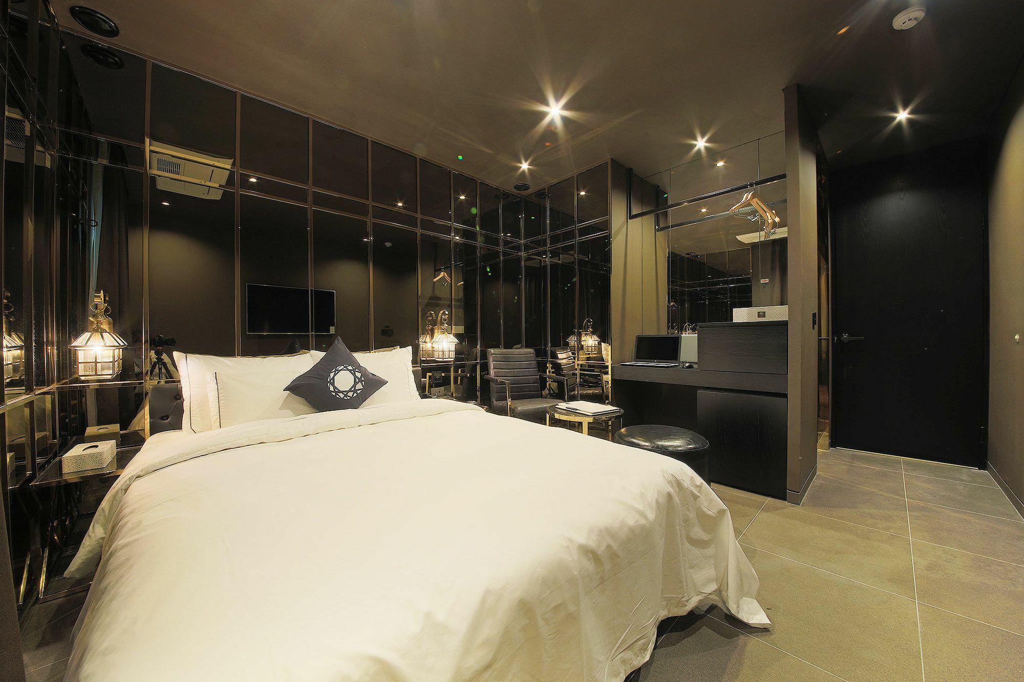 Cullinan 2 Geondae * Seoul