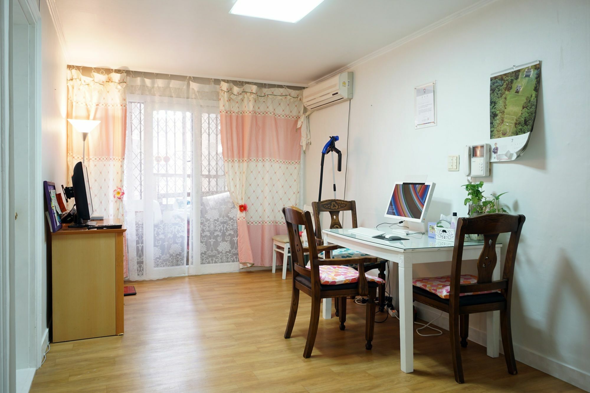Artist 77 House