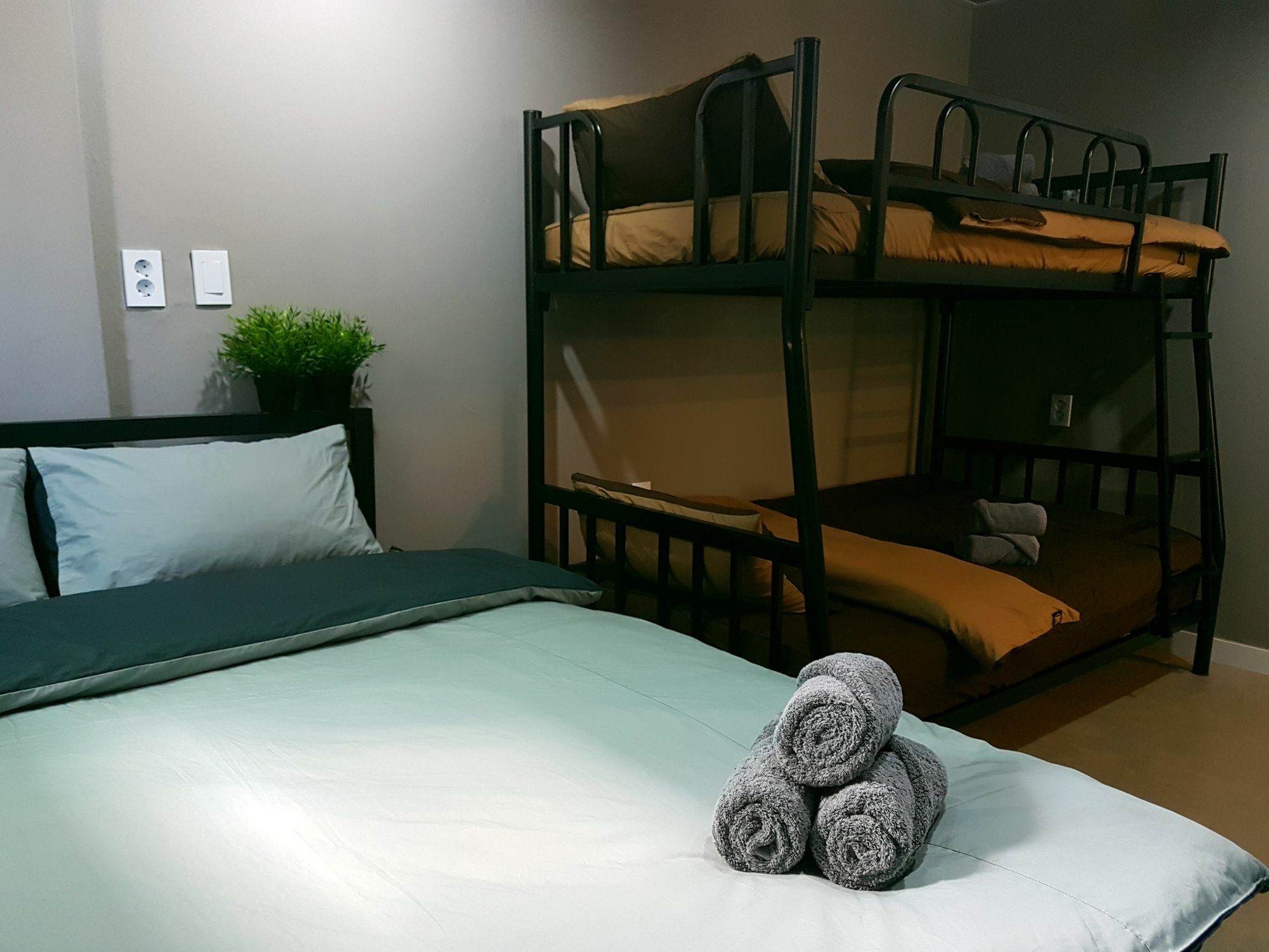Takustay Sinchon Hotel Seoul