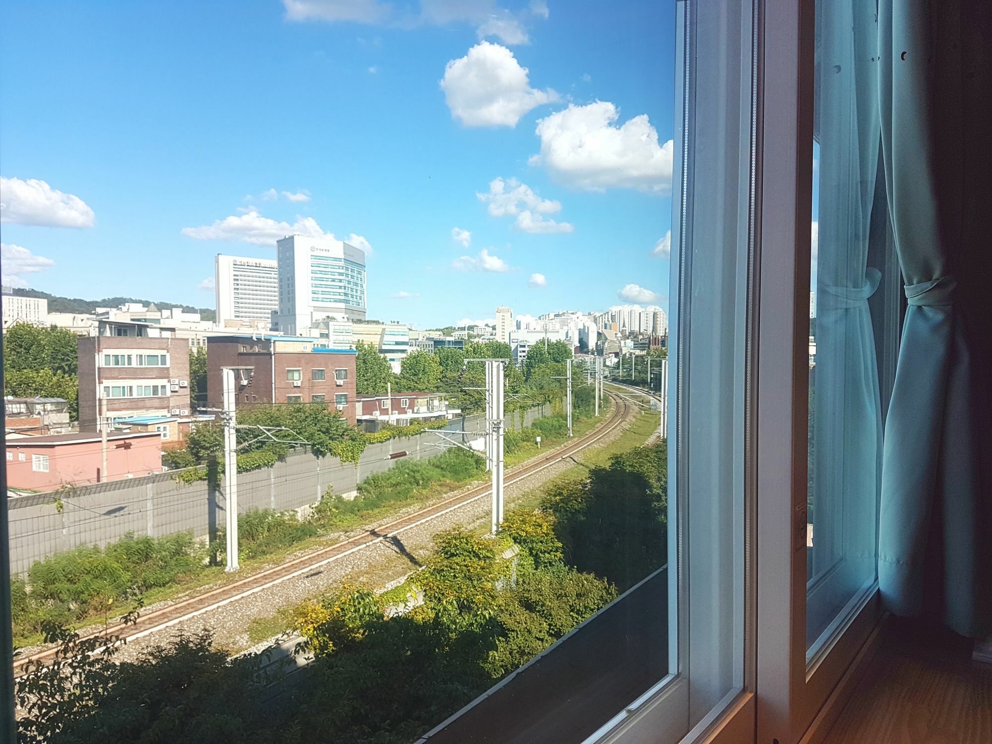 Hotel Takustay Sinchon 2*