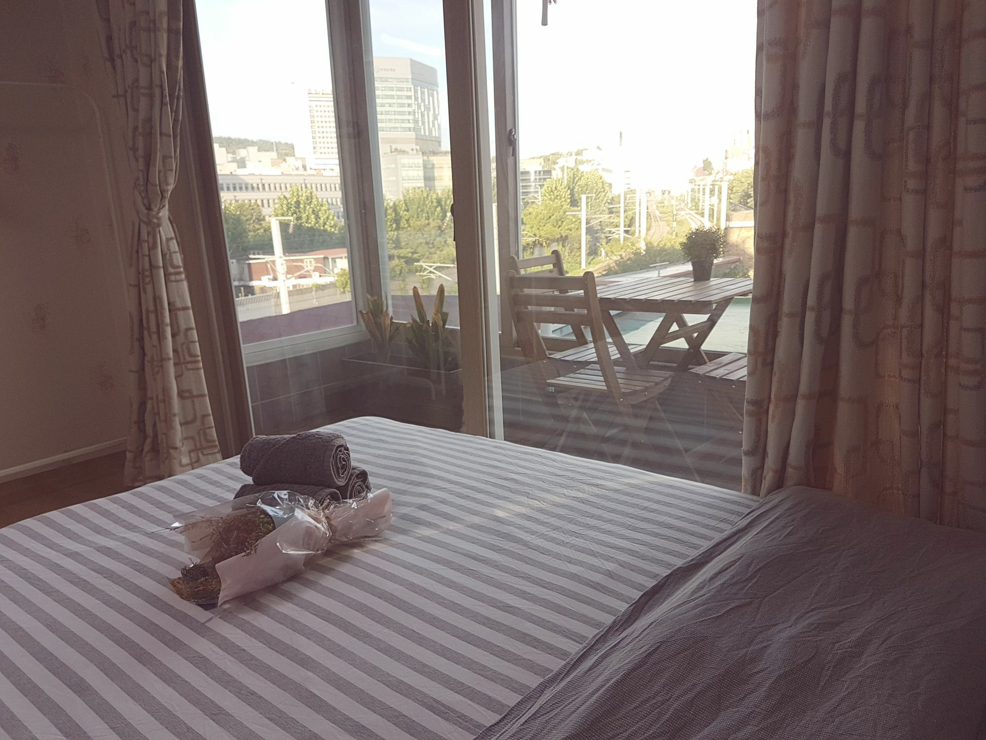 Takustay Sinchon Hotel 2*