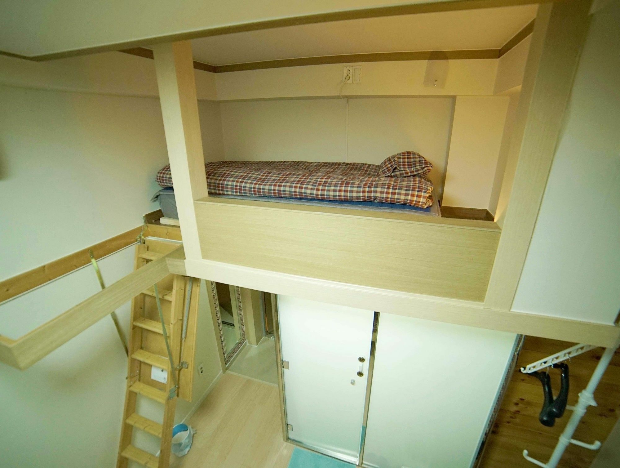 Yolo Guest house 2*