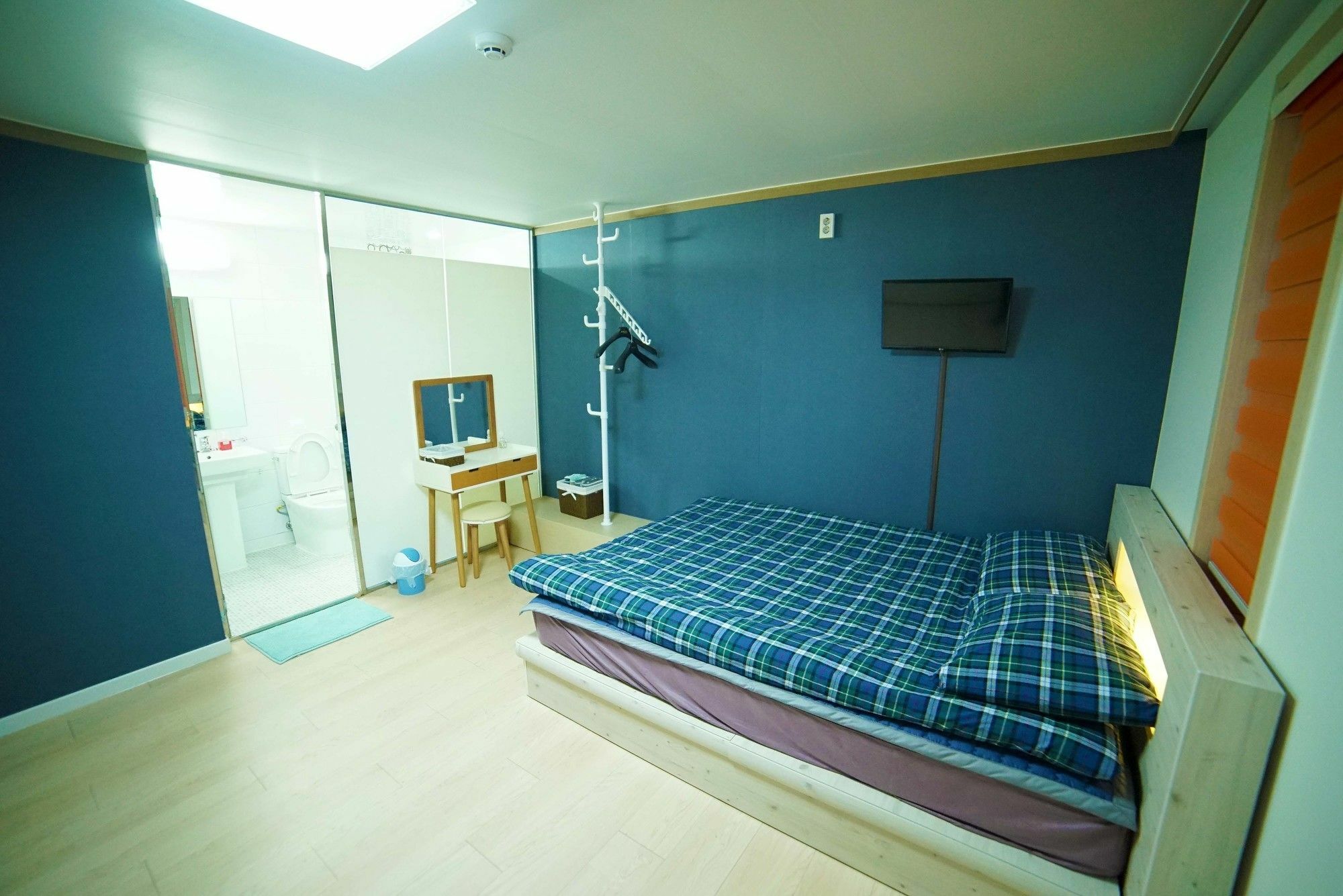 Yolo Guest house