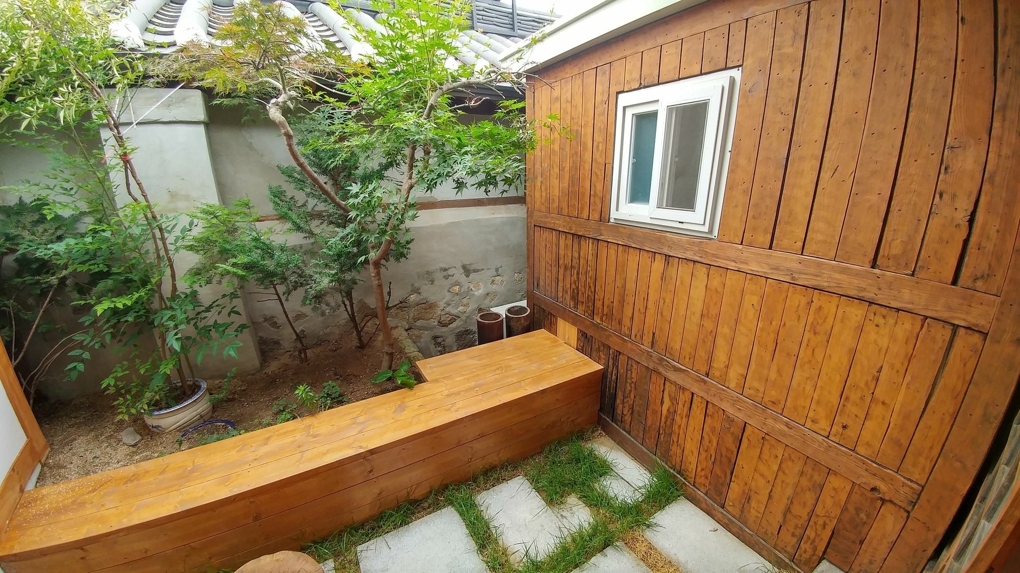 Bukchon Hyosunjae 2* Seoul