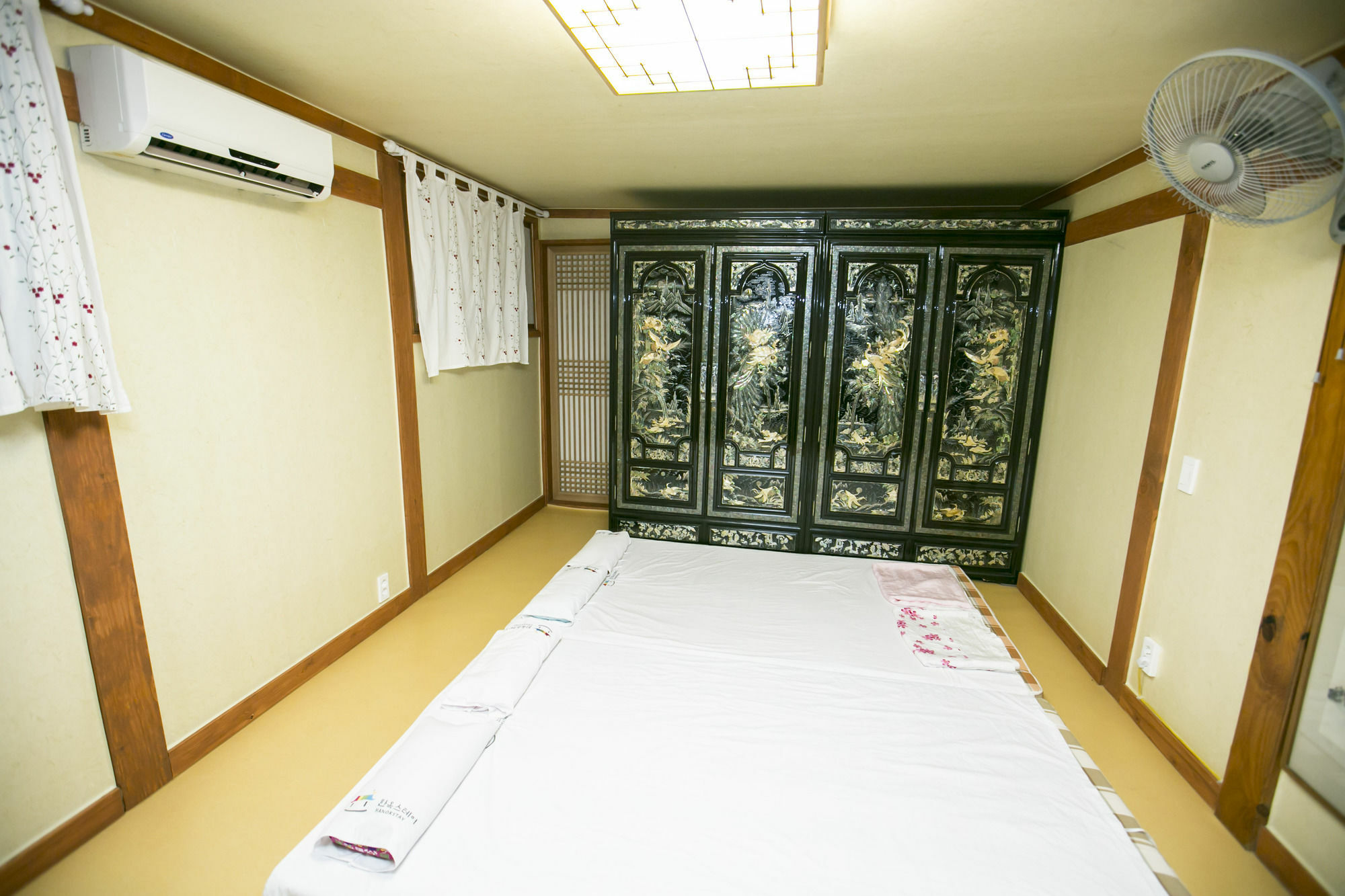 Bukchonmaru Hanok Guest house 2*