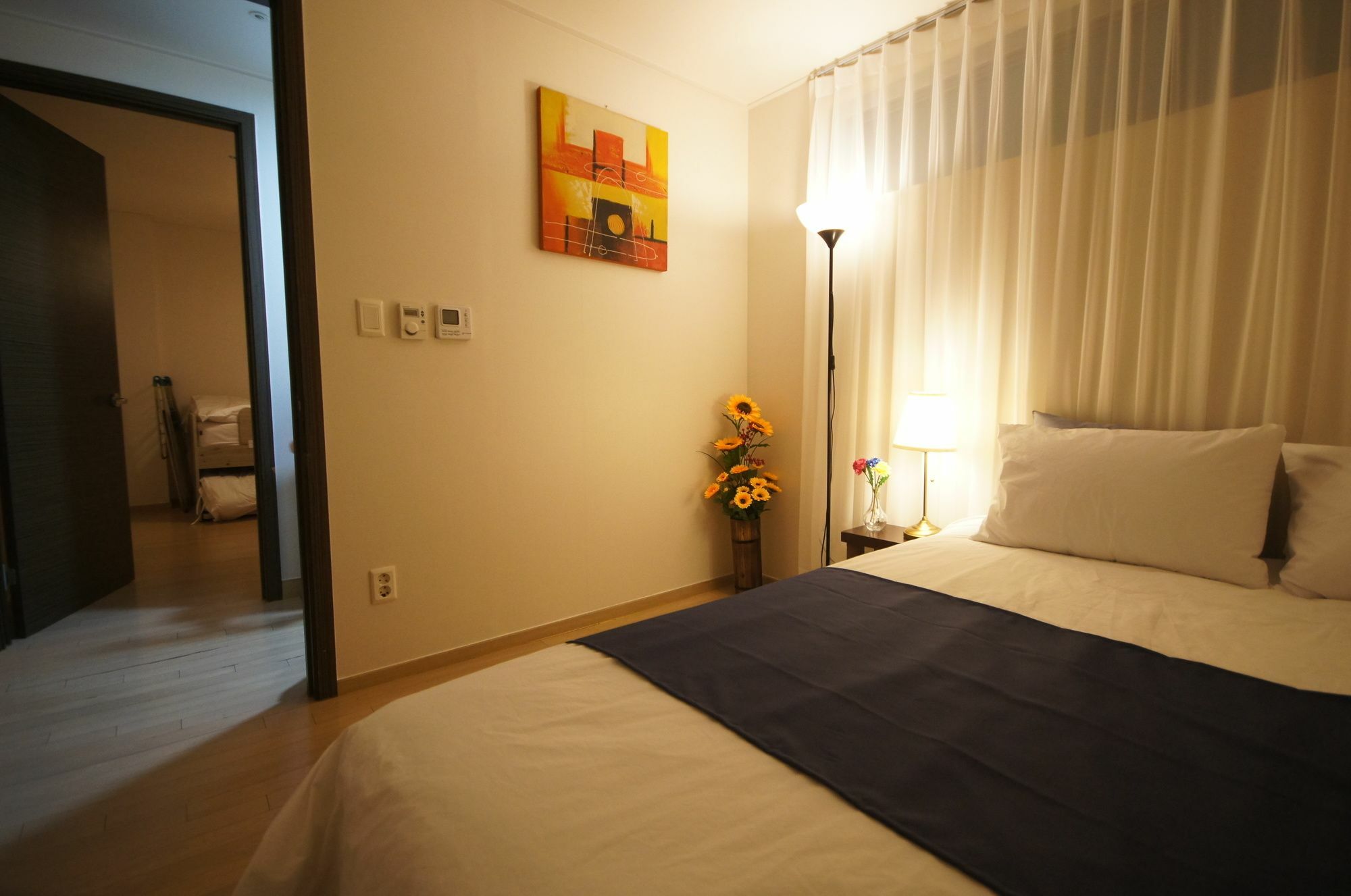 The New Joy House Gongdeok Apartment *