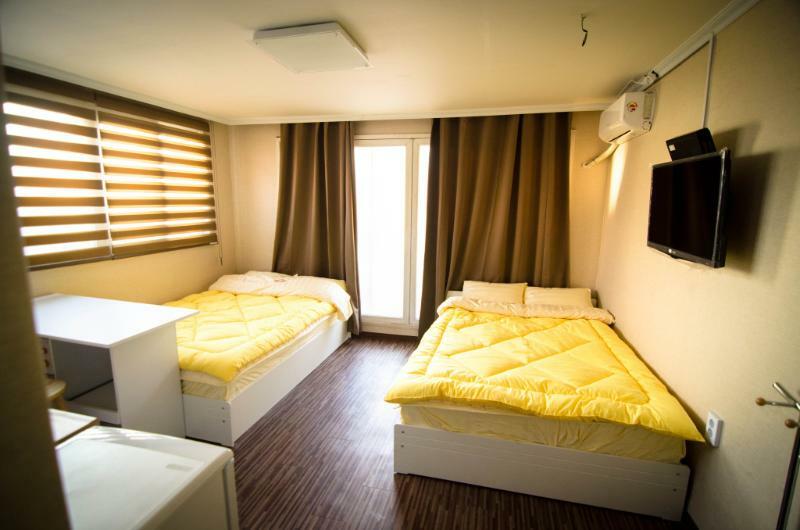 Yakorea Hongdae Hostel
