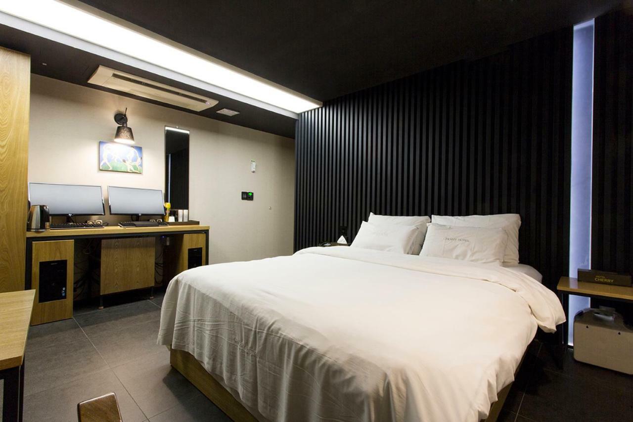 Cherry Hotel 2*