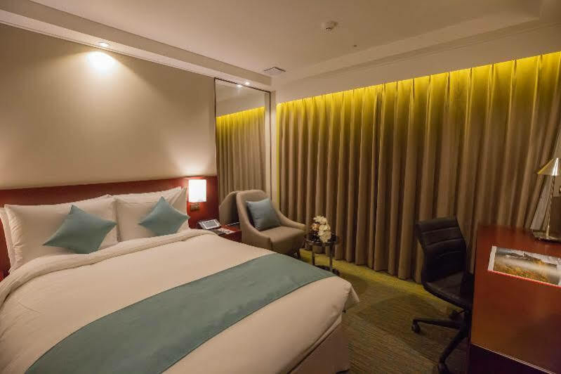 Sunshine Hotel 3*