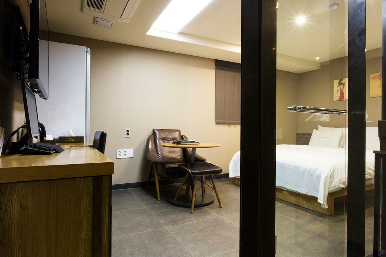 Cherry Hotel 2*