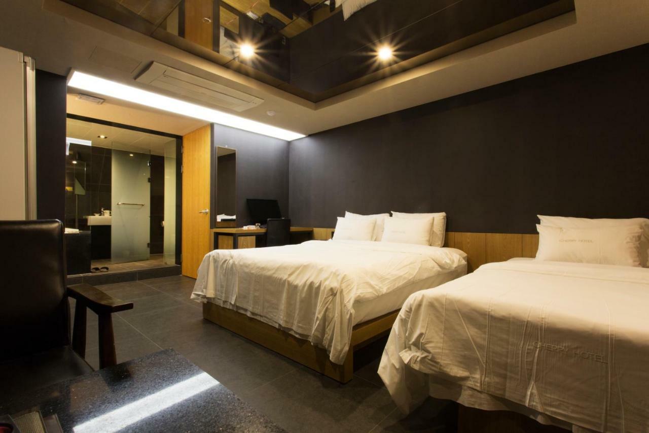 Cherry Hotel 2*