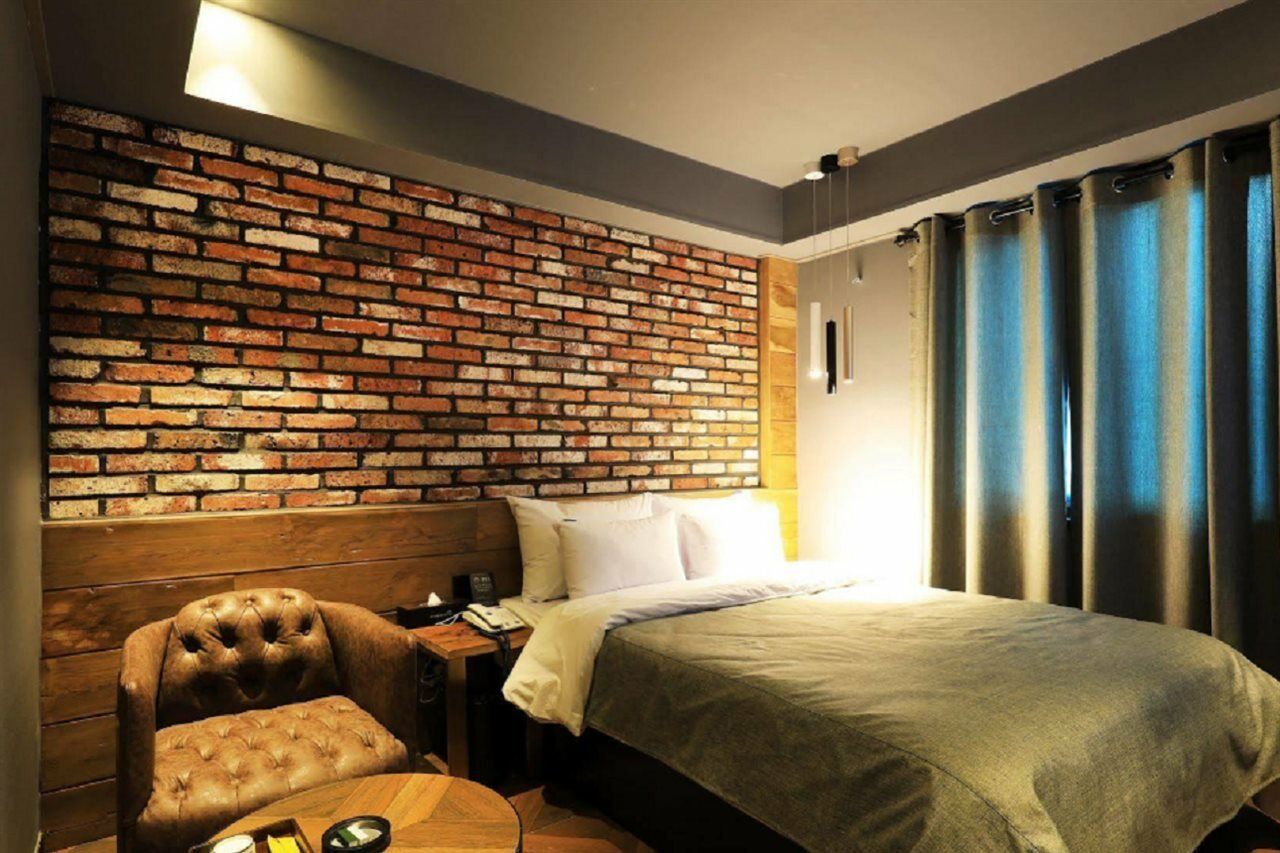 Rainbow Hotel