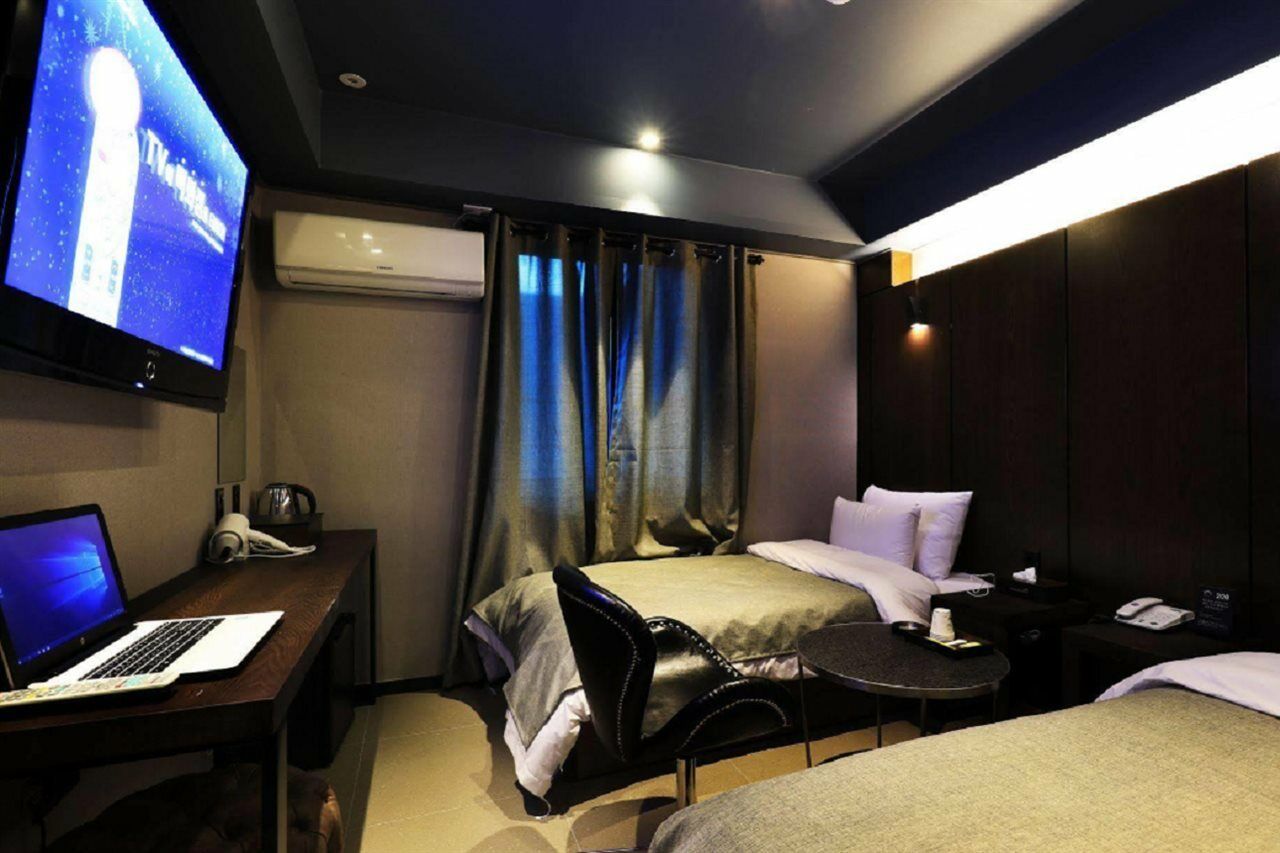 Rainbow Hotel 2*