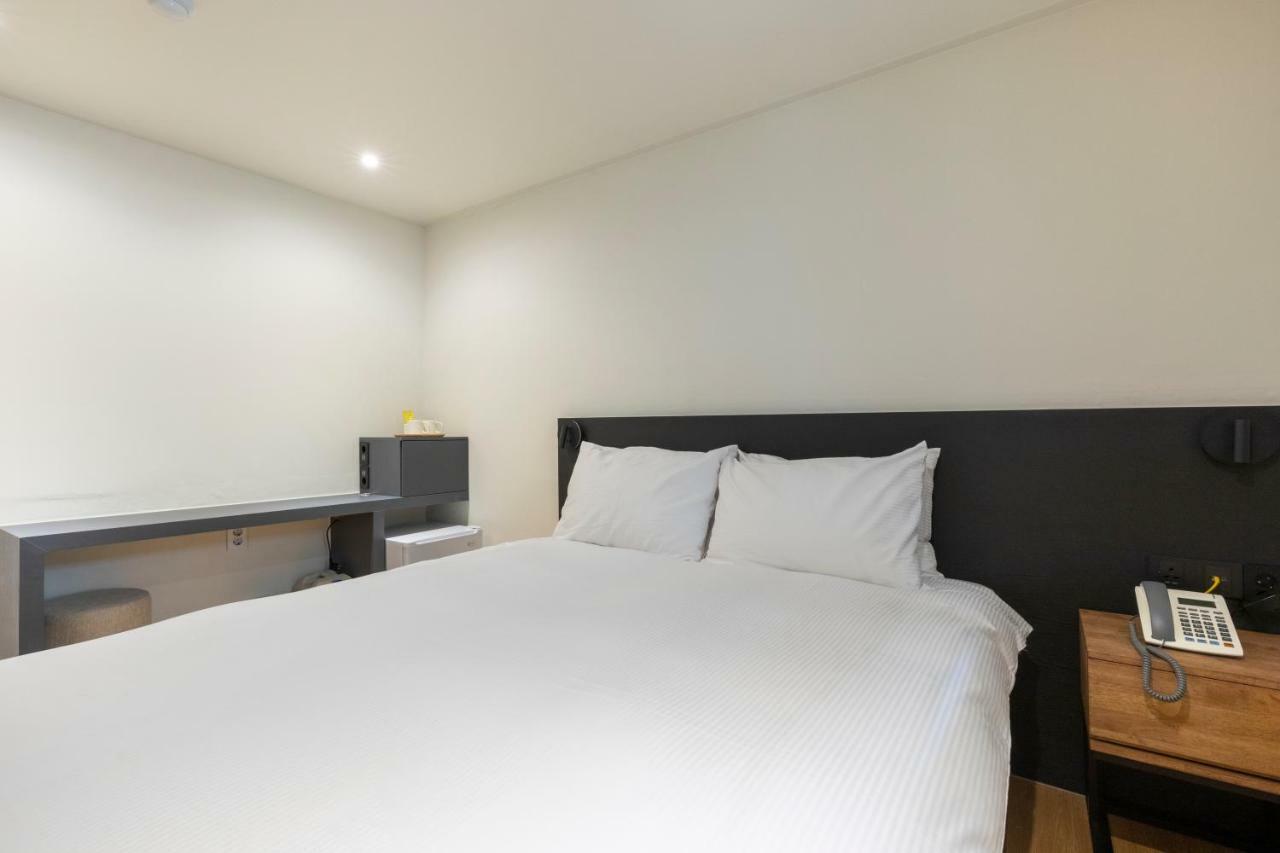 Hotel First Myeongdong