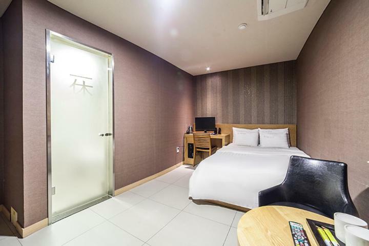 The Hue Hotel Seoul