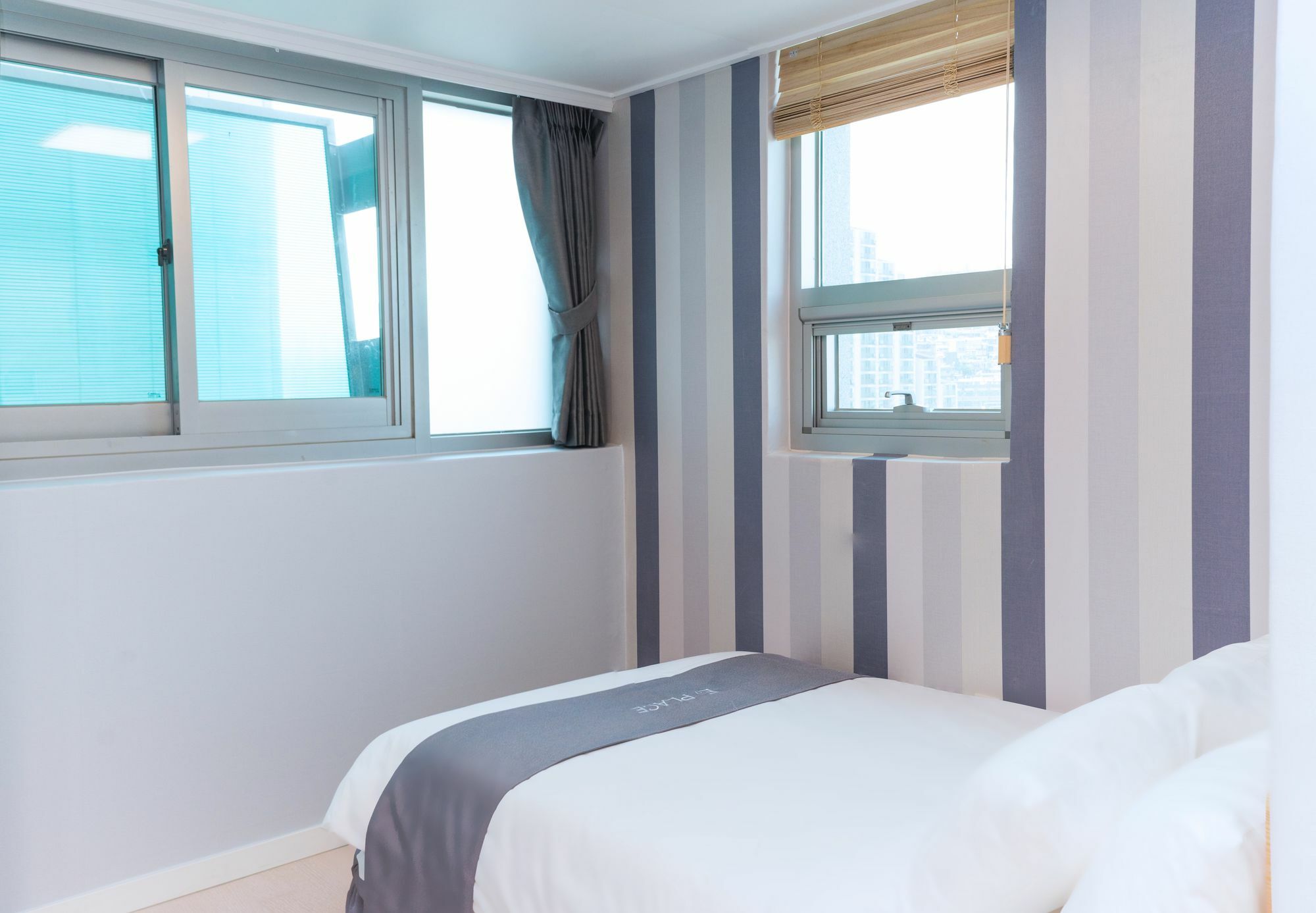 Hotel E Seven Place 2*