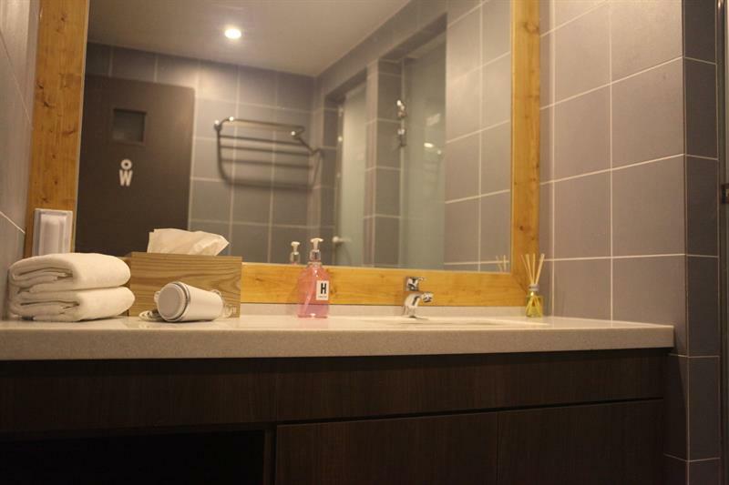 Hotel About -
