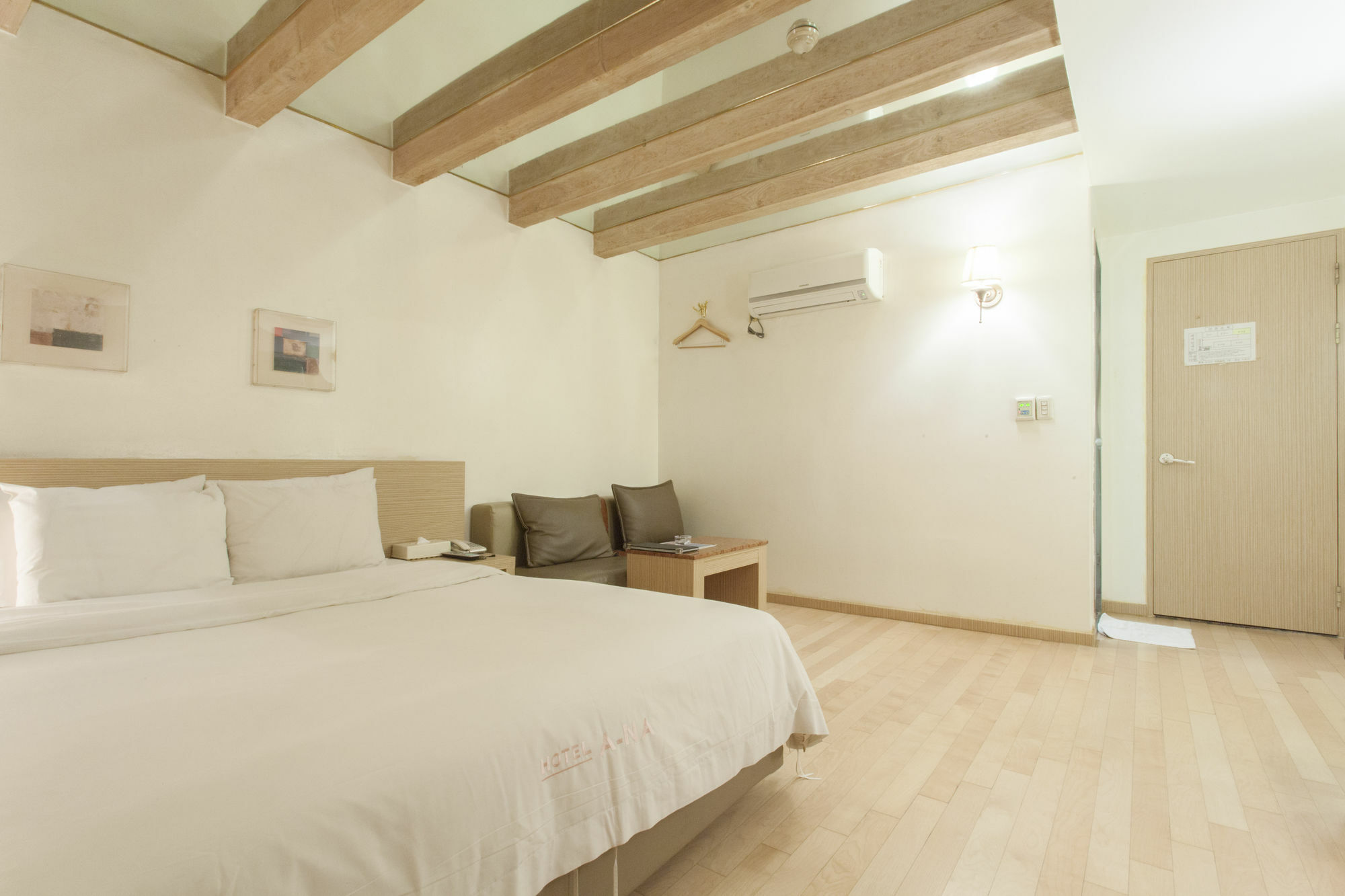 Hotel Ana 3*