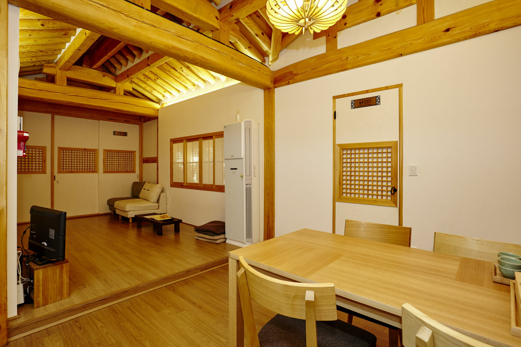 Guest house Hanok 24 Gyeongbokgung 2*