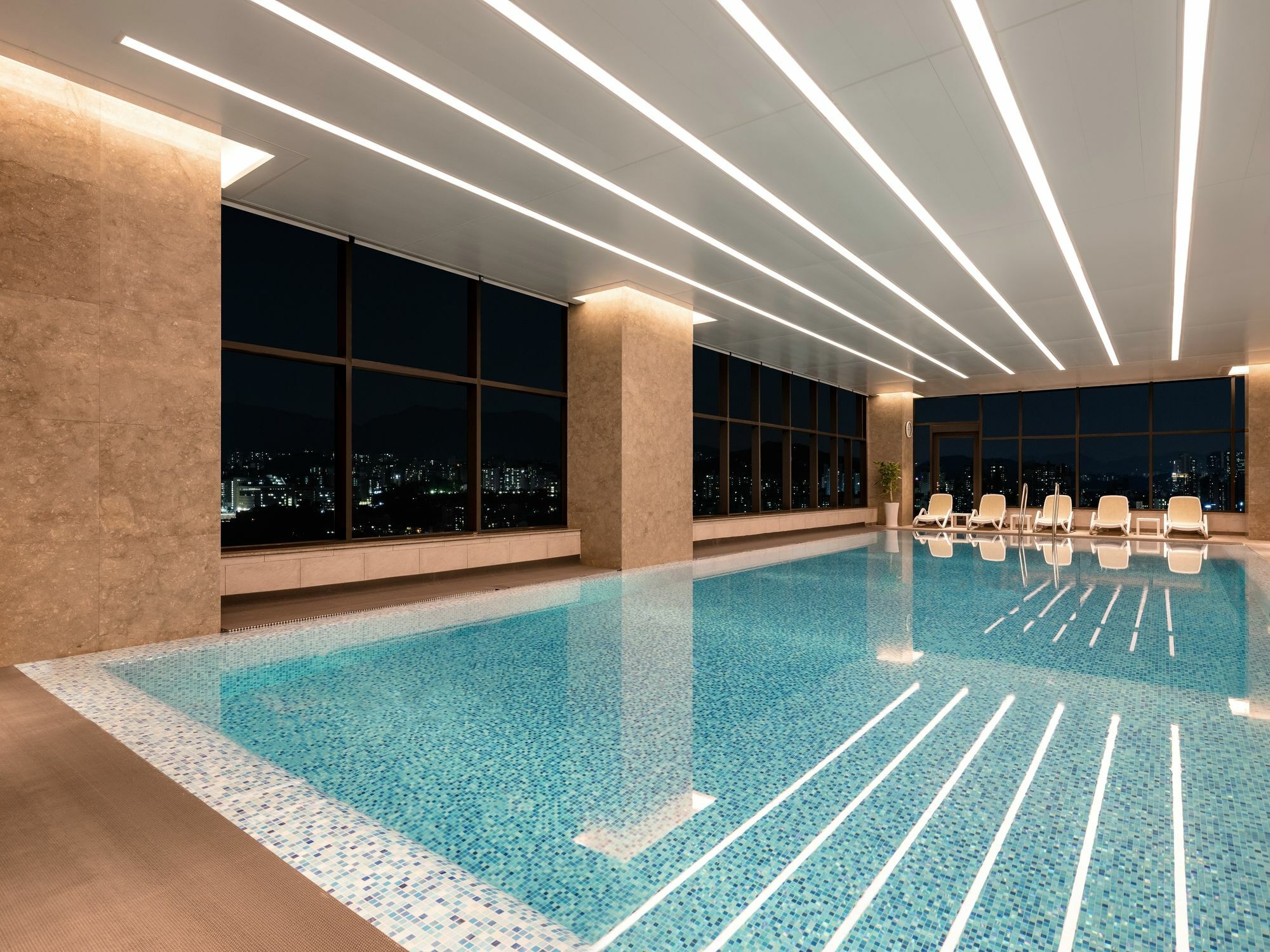 Hotel Novotel Ambassador Yongsan 5*