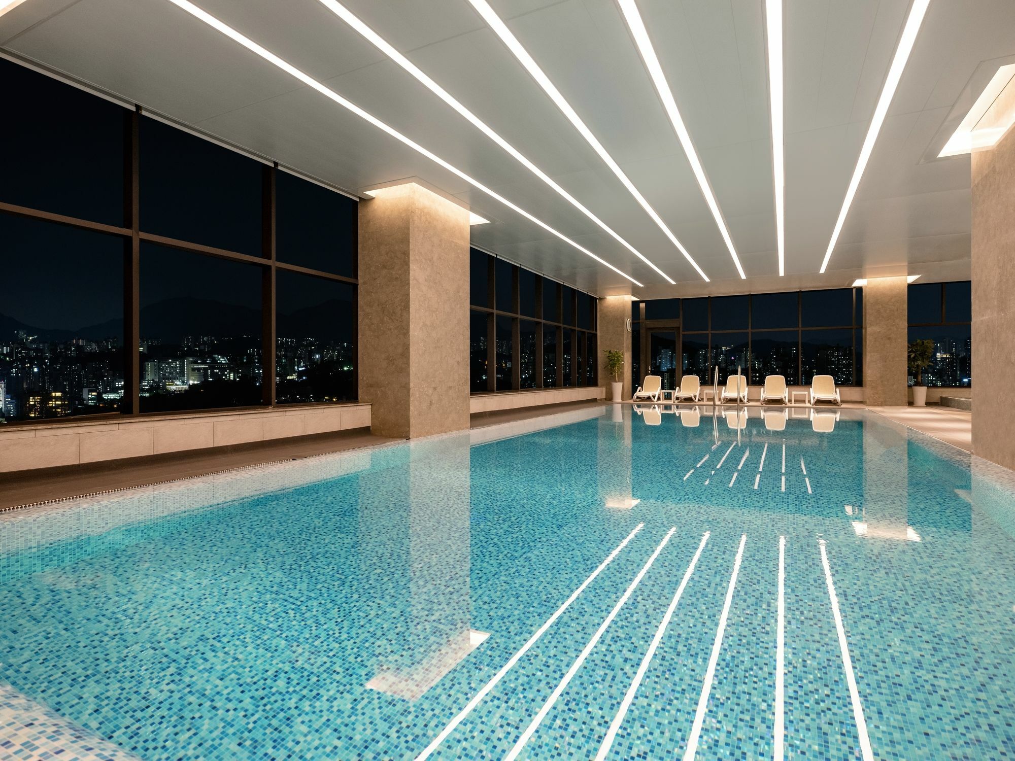 Novotel Ambassador Yongsan 5*