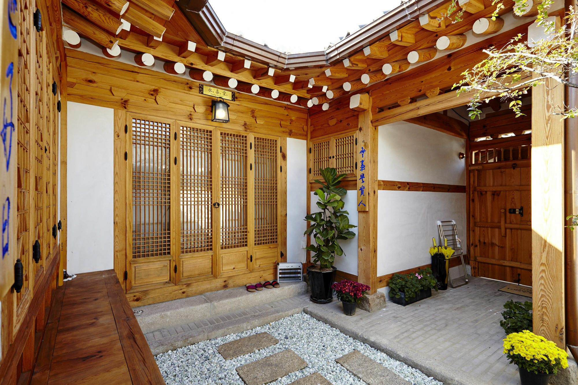 Hanok 24 Gyeongbokgung Guest house 2*