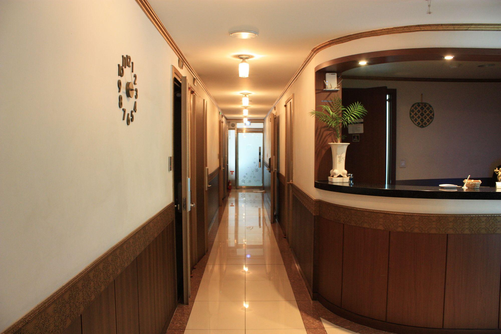 Hotel Coups