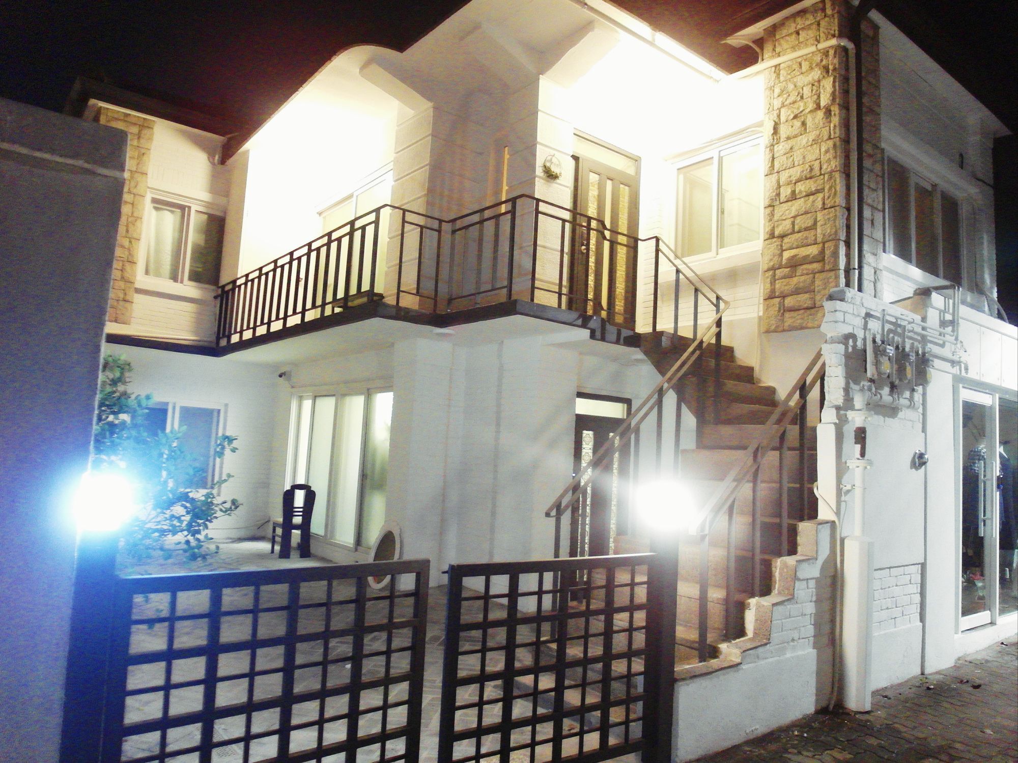 Zibro Hotel 2*