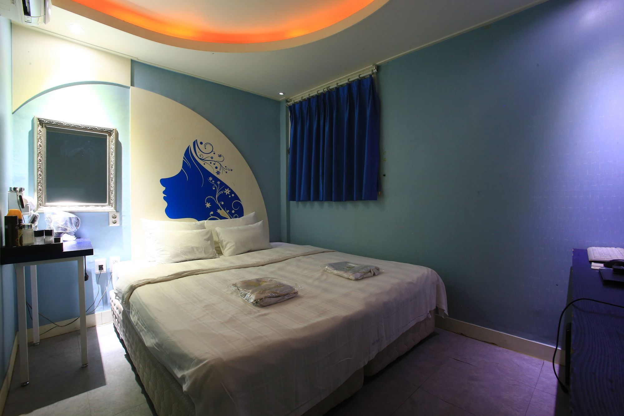 Hotel 2u 2*