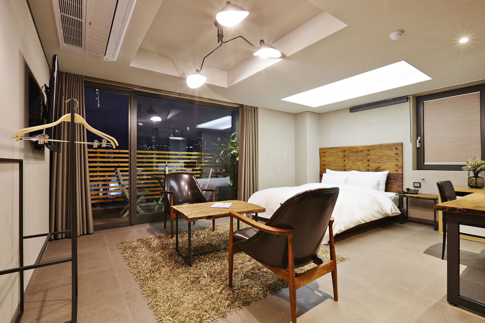 E-hotel
