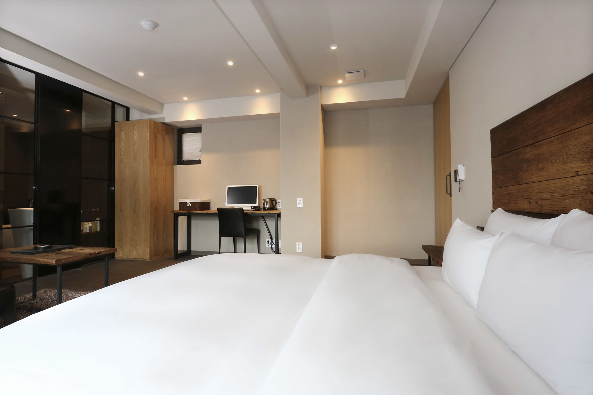 E-hotel