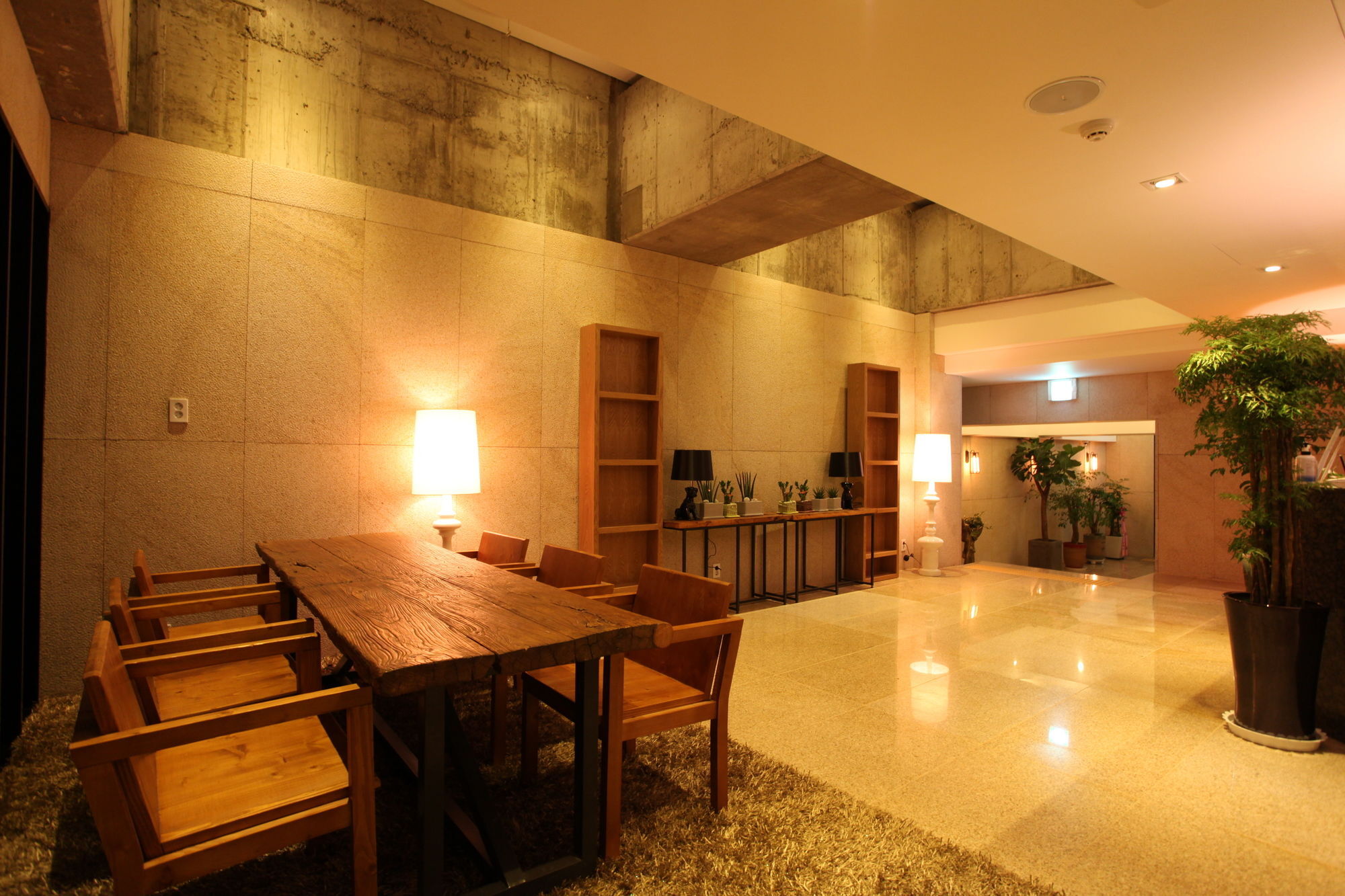 E-hotel