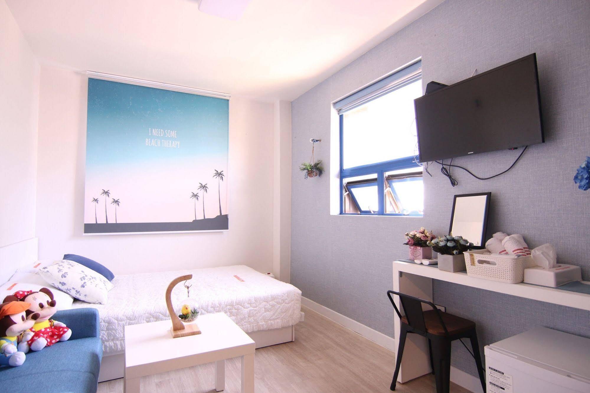 The Road Guest house 2*