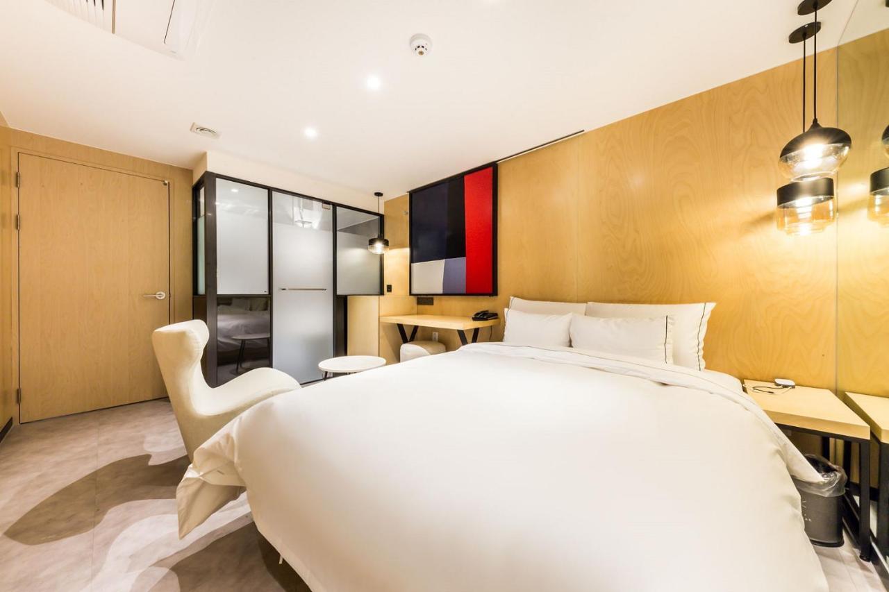 Forestar Sinchon Hotel
