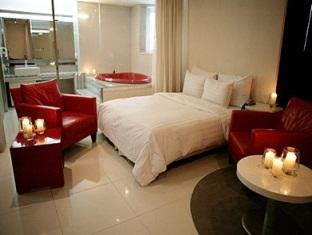 648 Hotel 2*