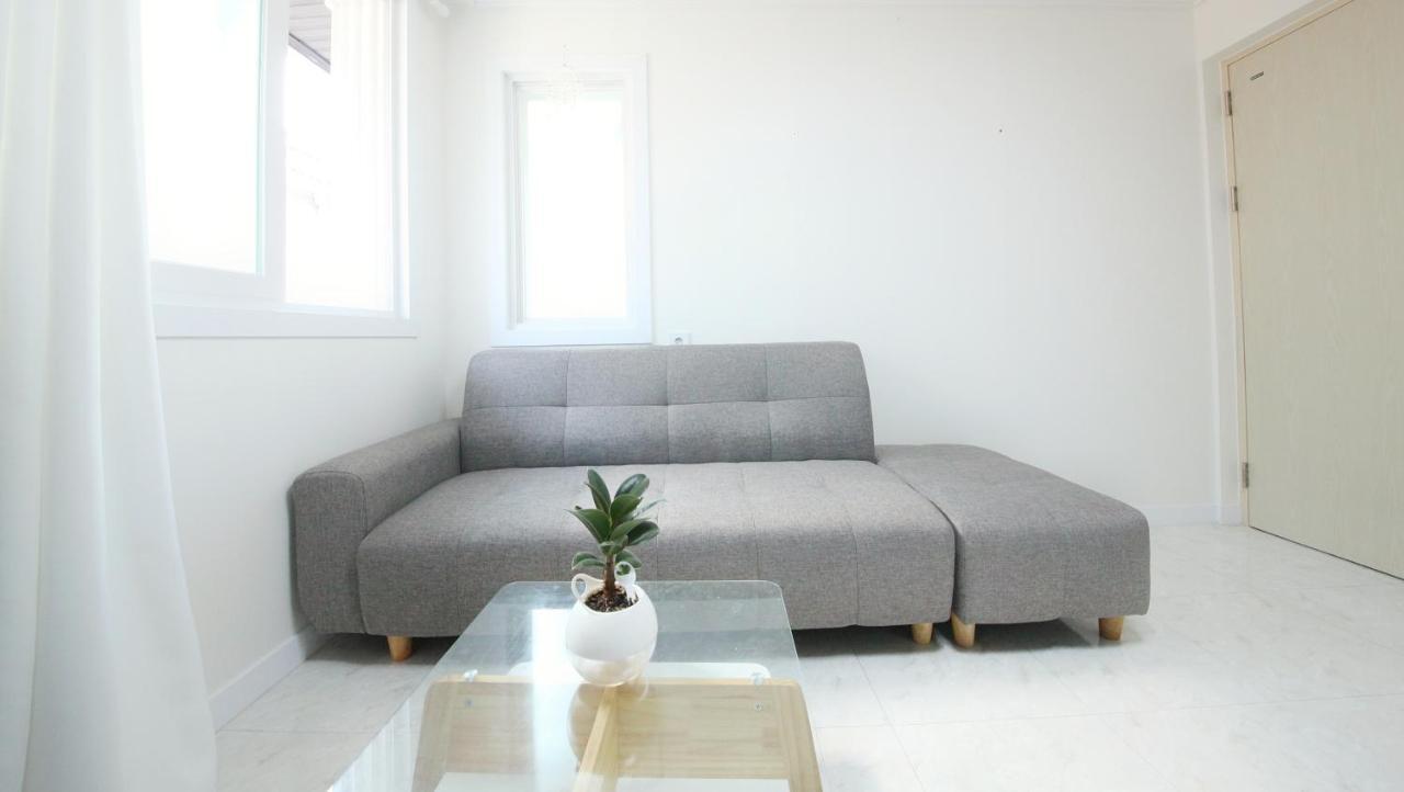 Bed & Breakfast Zibro H