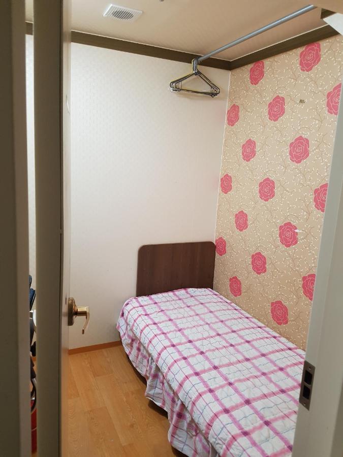 Living Castle Single Hotel 2*