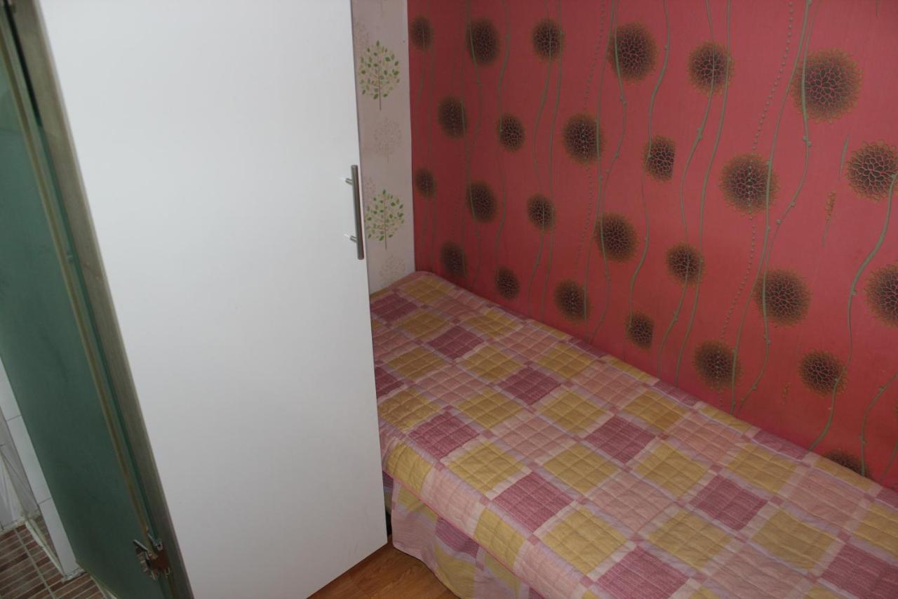 Living Castle Single Hotel 2*