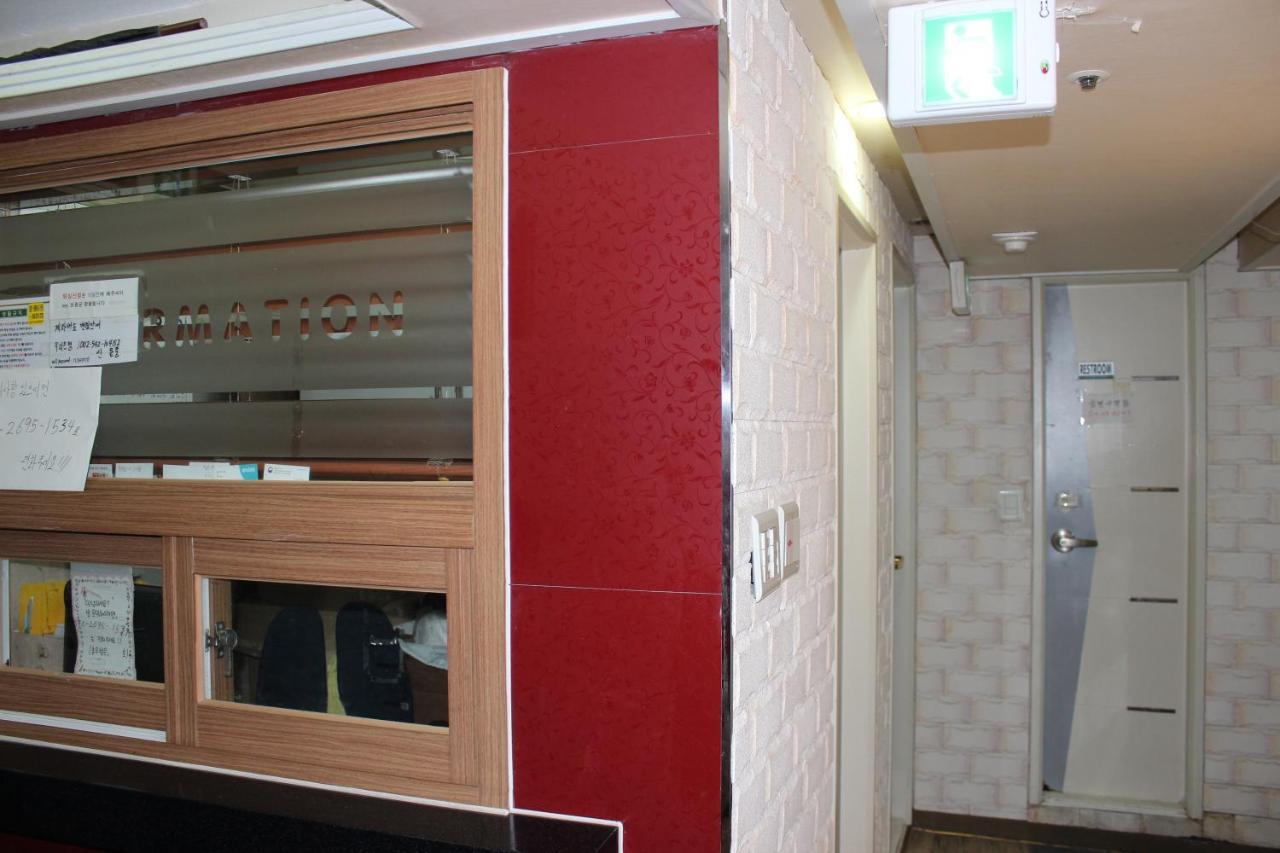 Hotel Living Castle Single