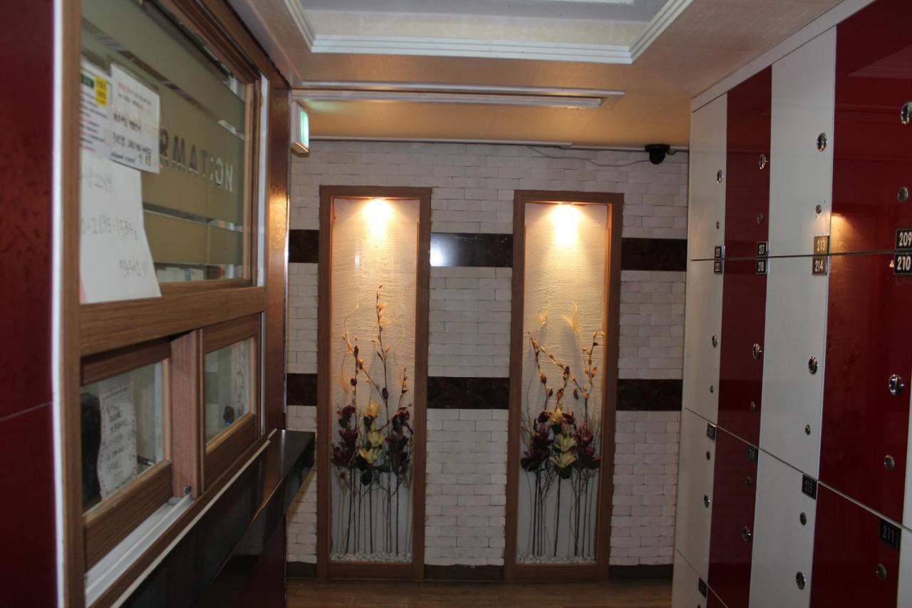Hotel Living Castle Single
