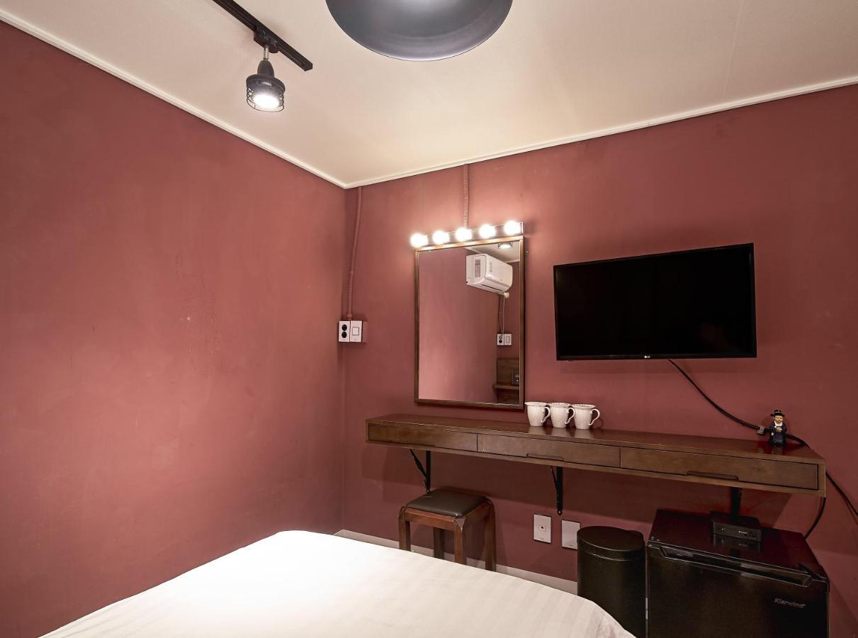 Butler:lee Hongdae-female Only Seoul
