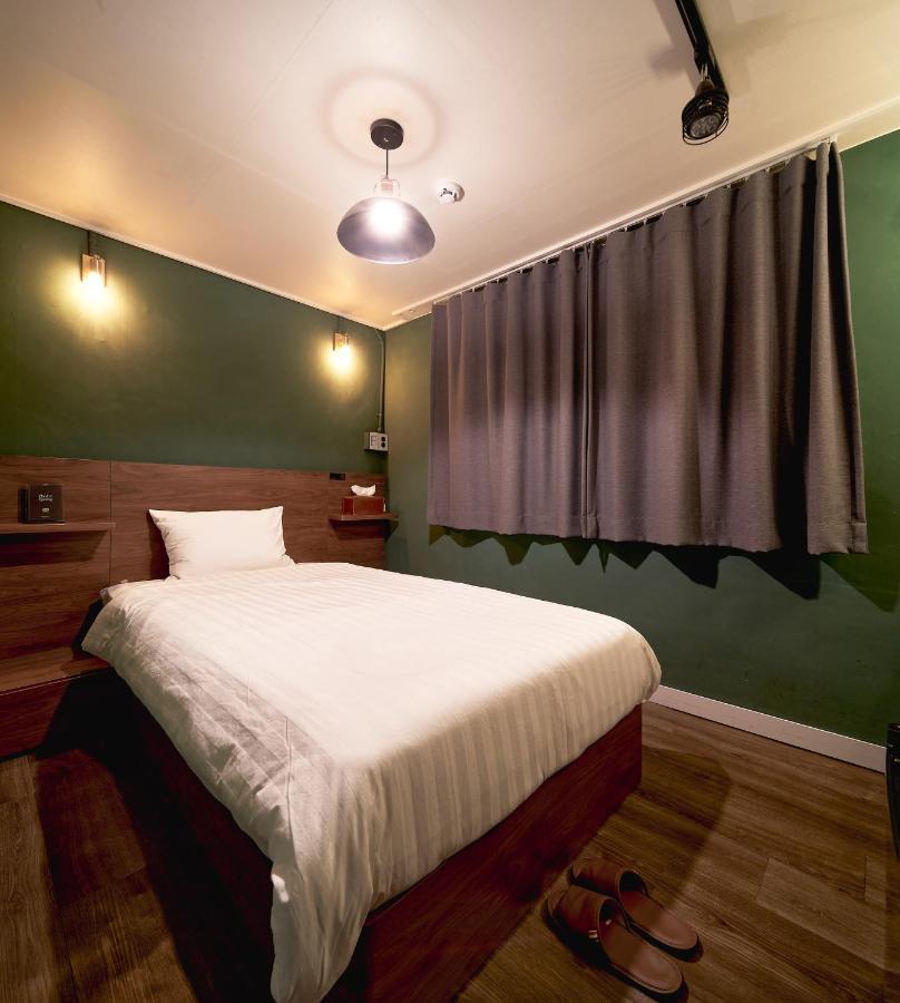 Butler:lee Hongdae-female Only 2* Seoul