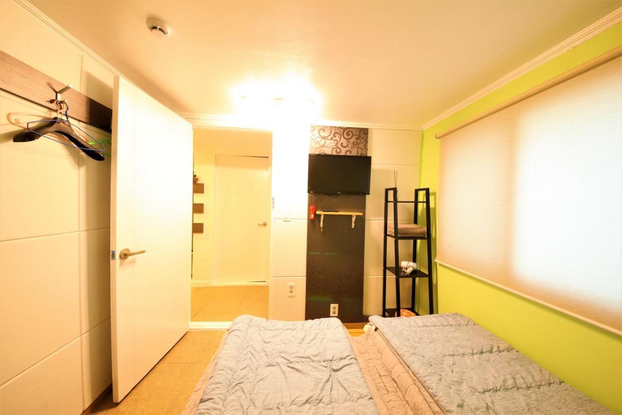 Twin Panda Rumah tetamu Seoul