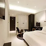 Rich Diamond Hotel
