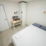Leo Guesthouse Hongdae